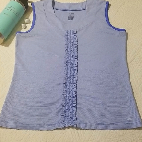 IZOD Sleeveless Top - Picture 2 of 5